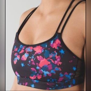 Lululemon Make A Move Bra
Dandy Digie Multi / Black Sz 4